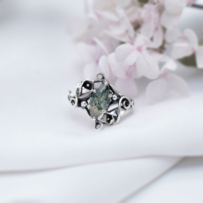 Leśny Pierścionek z Kwiatami